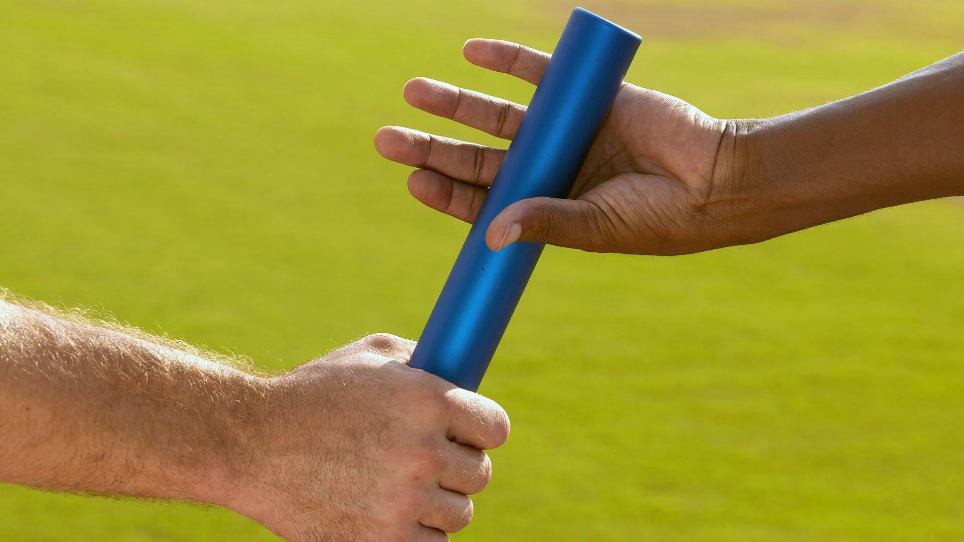 夏窗风暴一夜引爆，曼联锁定芒特，布罗佐维奇弃巴萨转投沙特